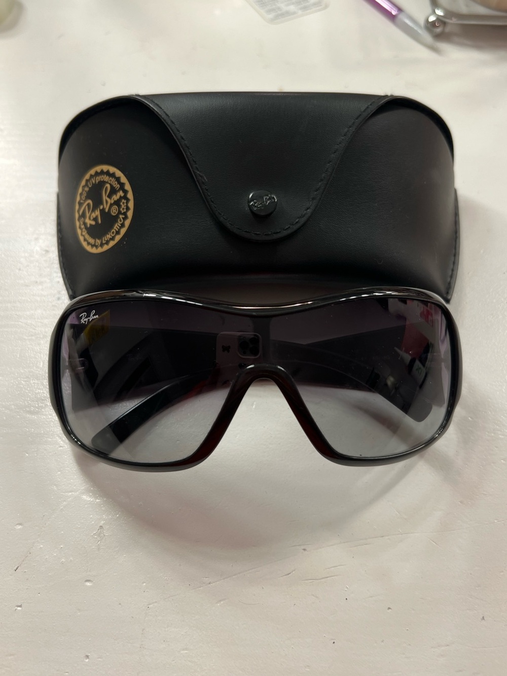 Ray-Ban Women's Shield Sunglasses in Black and Dark Gray